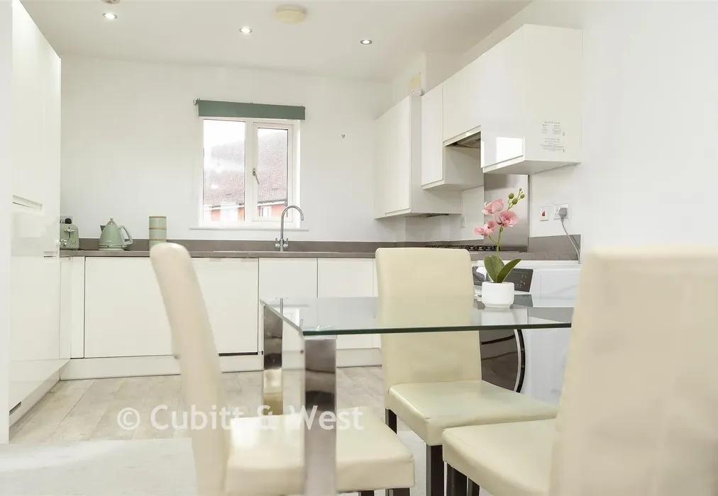 Internal Lifestyle Photograph - Westvale Road, Horley, Surrey - Wards of Kent