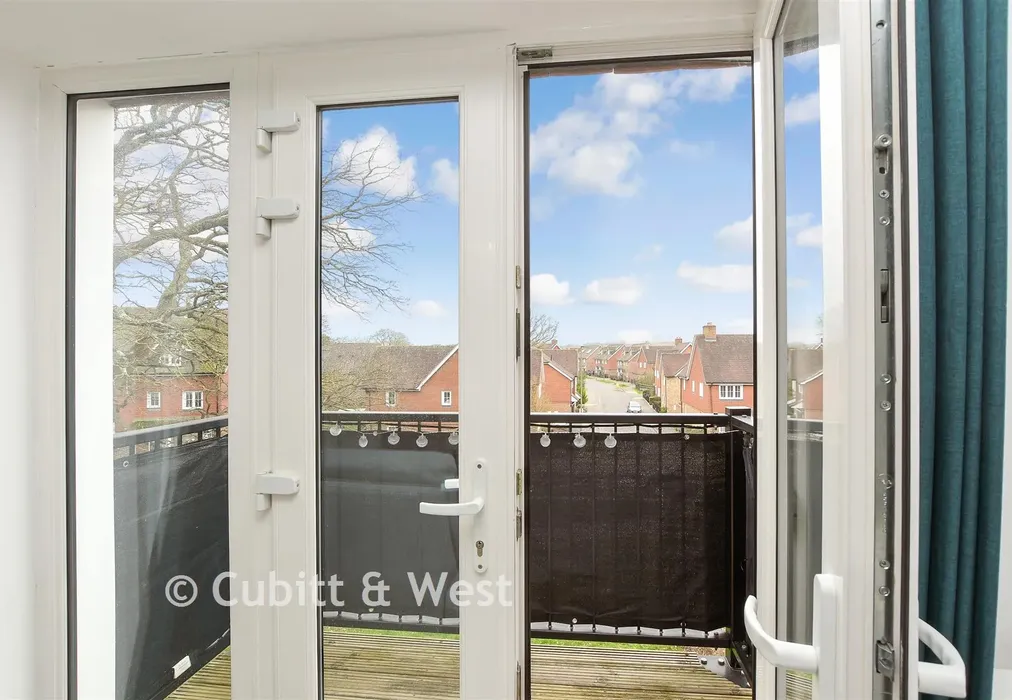 Balcony / Terrace - Westvale Road, Horley, Surrey - Wards of Kent
