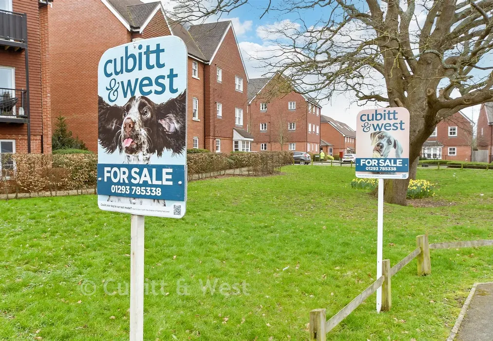 External Lifestyle Photograph - Westvale Road, Horley, Surrey - Wards of Kent