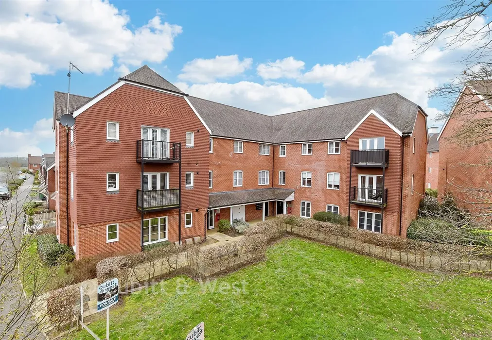 External (Web) - Westvale Road, Horley, Surrey - Wards of Kent