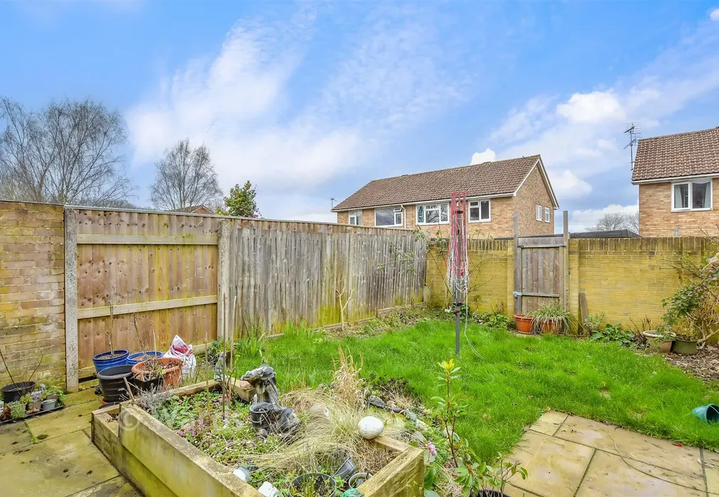 Rear Garden - Reculver Walk, Maidstone, Kent - Wards of Kent