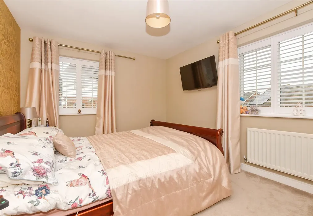 Bedroom 1 - Imperial Way, Singleton, Ashford, Kent - Wards of Kent