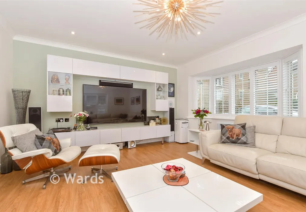 Lounge - Imperial Way, Singleton, Ashford, Kent - Wards of Kent