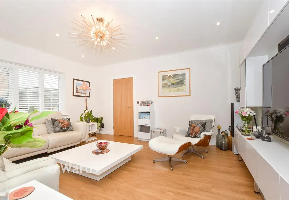 Lounge - Imperial Way, Singleton, Ashford, Kent - Wards of Kent