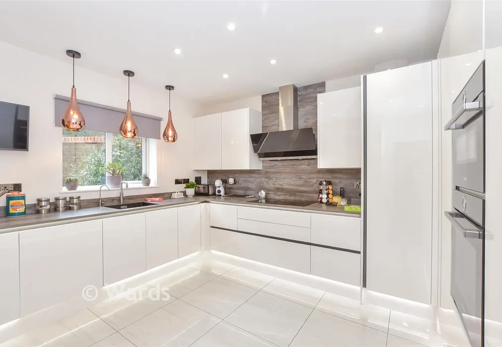 Kitchen - Imperial Way, Singleton, Ashford, Kent - Wards of Kent