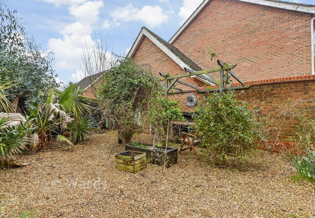 Rear Garden - Imperial Way, Singleton, Ashford, Kent - Wards of Kent