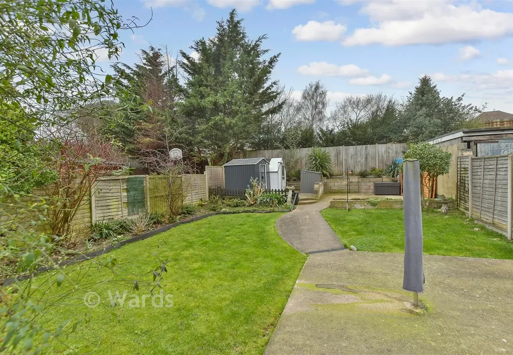 Rear Garden - St. Peter's Court, Faversham, Kent - Wards of Kent