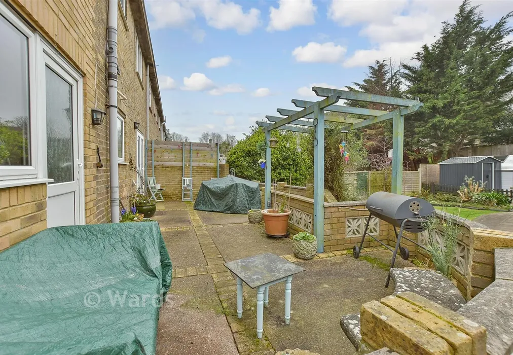 Rear Garden - St. Peter's Court, Faversham, Kent - Wards of Kent