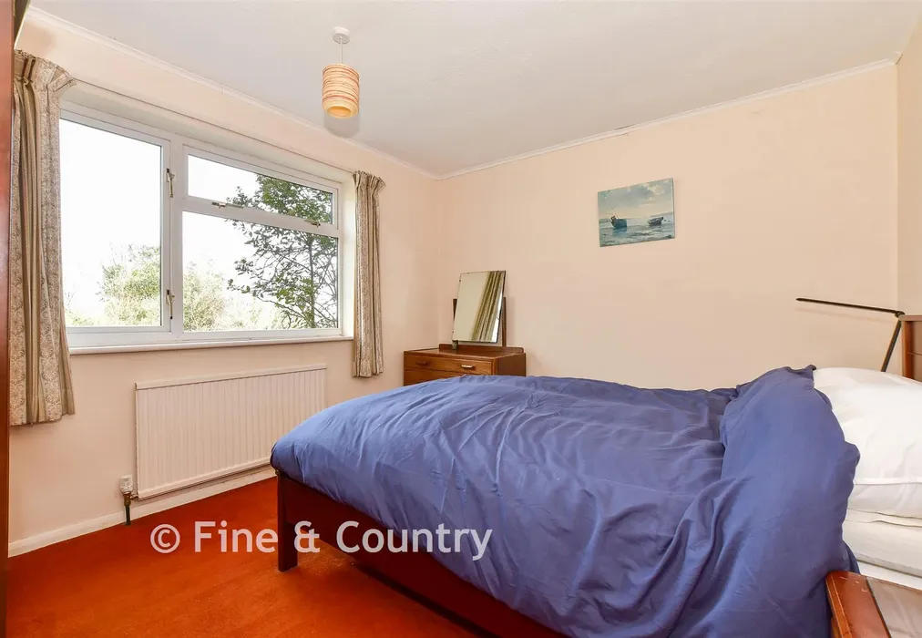 Bedroom 1* - Lammas Close, Cowes, Isle of Wight - Wards of Kent
