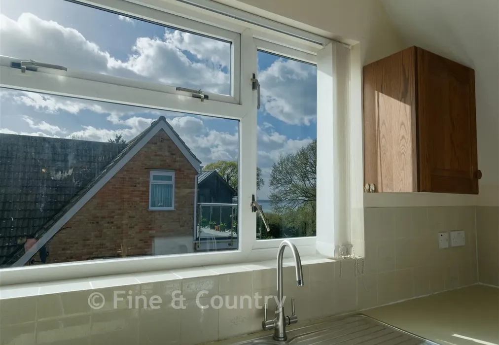 *Kitchen* - Lammas Close, Cowes, Isle of Wight - Wards of Kent