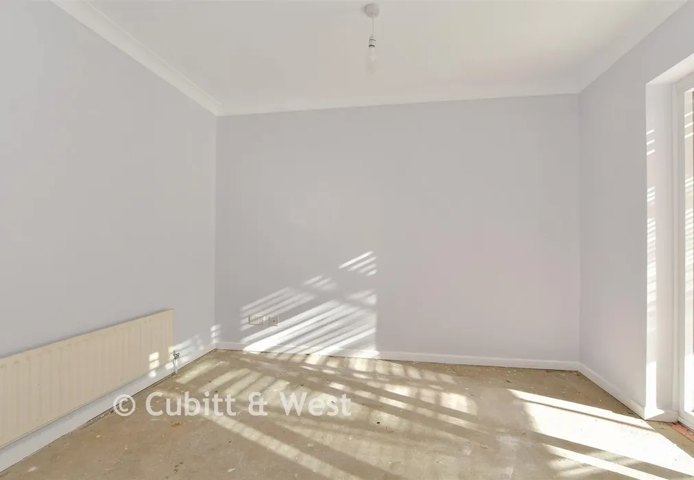 Dining Area - Aldingbourne Close, Ifield, Crawley, West Sussex - Wards of Kent