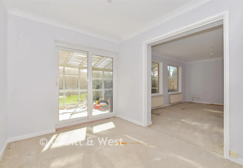 Dining Area - Aldingbourne Close, Ifield, Crawley, West Sussex - Wards of Kent
