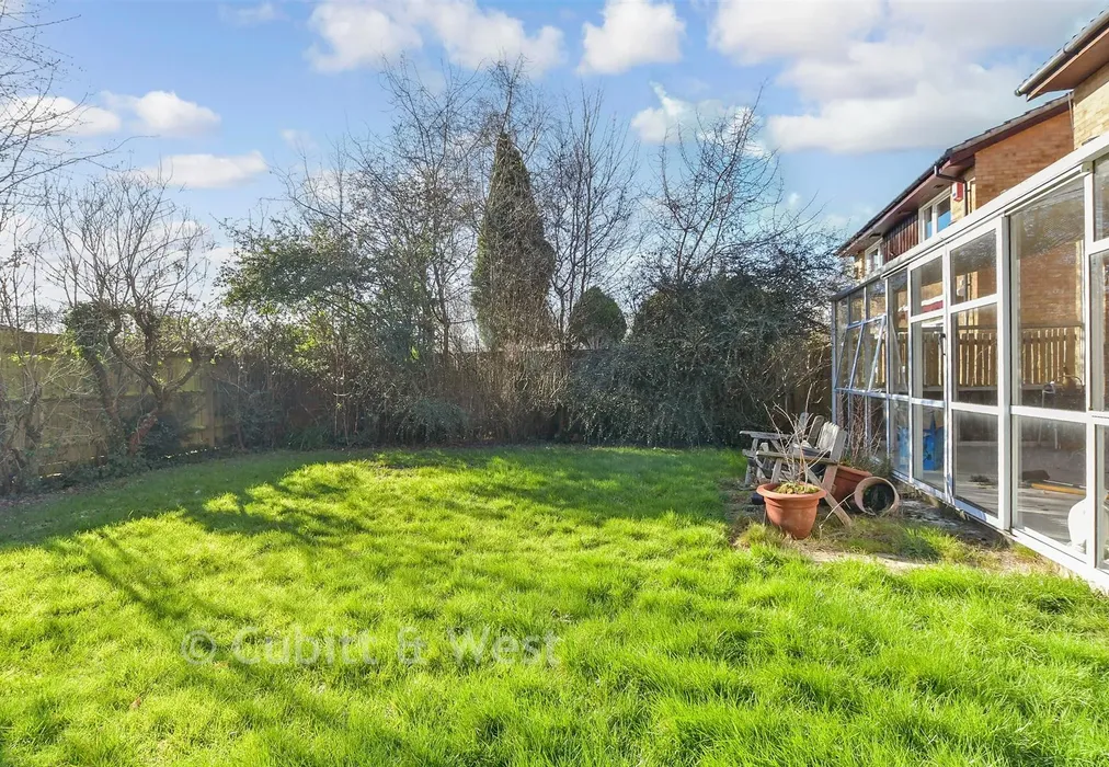 Rear Garden - Aldingbourne Close, Ifield, Crawley, West Sussex - Wards of Kent
