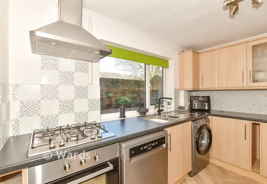 Kitchen - Shorncliffe Road, Folkestone, Kent - Wards of Kent
