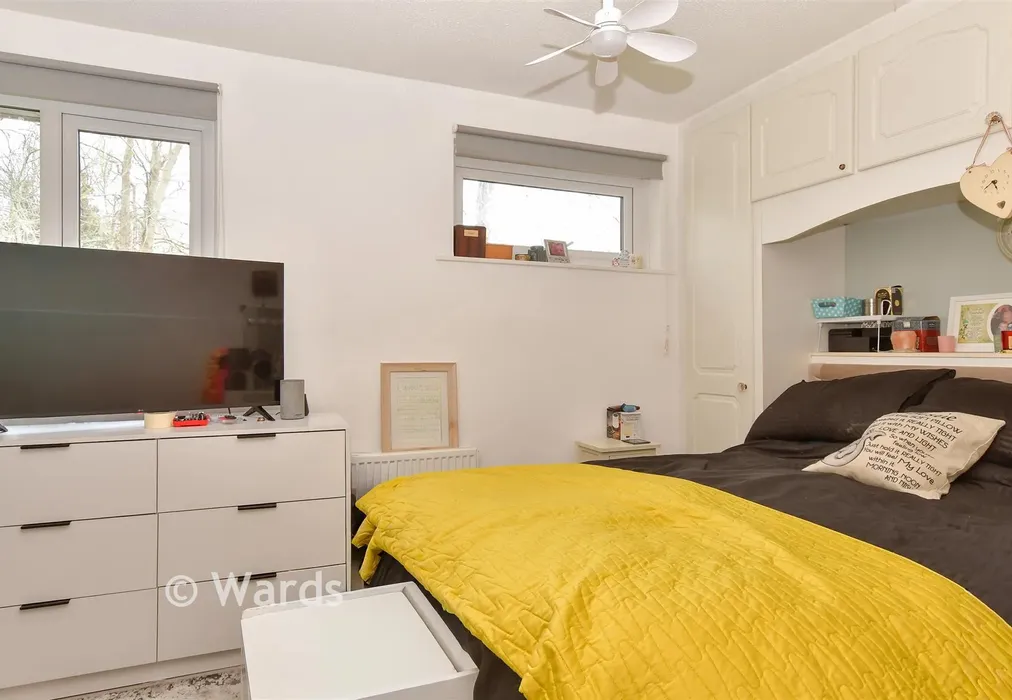 Bedroom 1 - Highview, Meopham, Kent - Wards of Kent