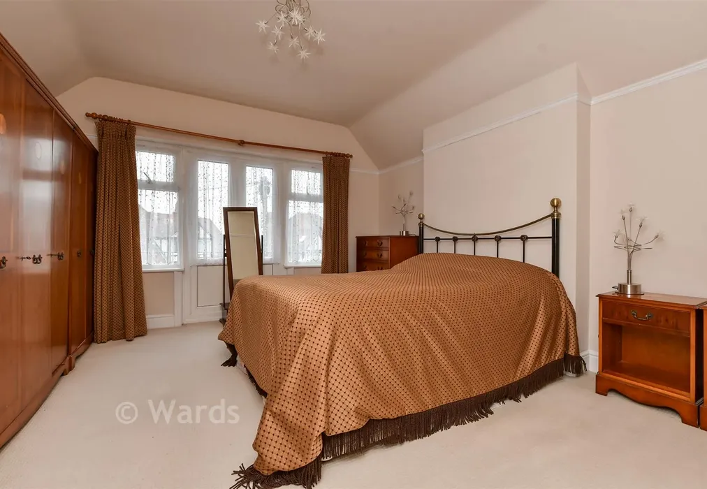 Bedroom 1 - St. George's Road, Broadstairs, Kent - Wards of Kent