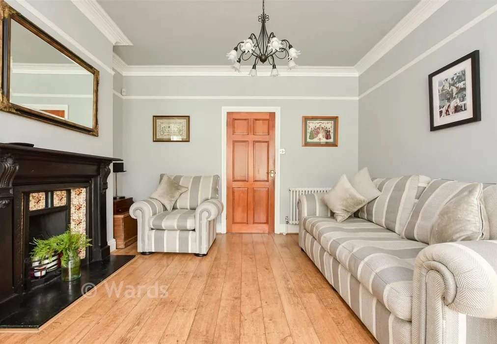 Living Room - St. George's Road, Broadstairs, Kent - Wards of Kent
