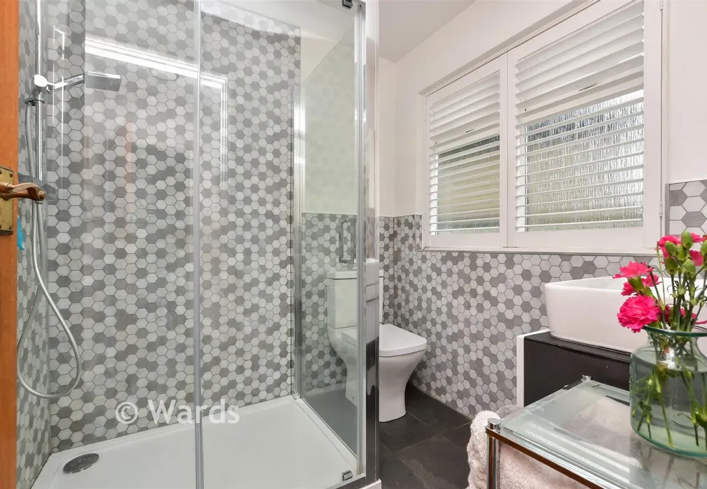 Shower Room - St. George's Road, Broadstairs, Kent - Wards of Kent