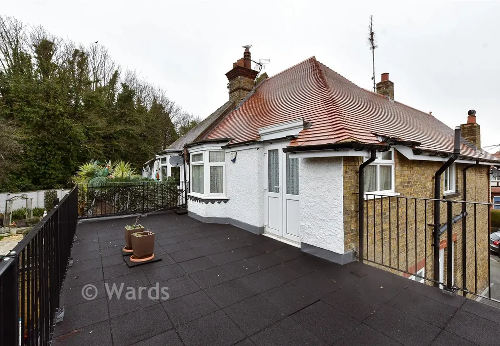 Balcony - St. George's Road, Broadstairs, Kent - Wards of Kent