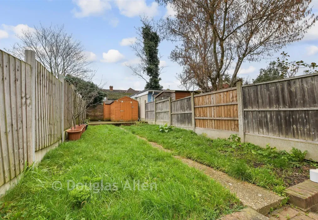 Rear Garden - Oval Road North, Dagenham, Essex - Wards of Kent