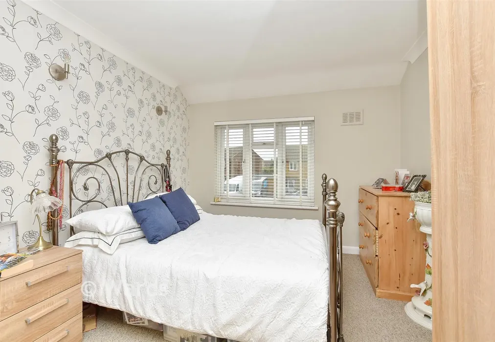 Bedroom 1 - Dean Road, Sittingbourne, Kent - Wards of Kent