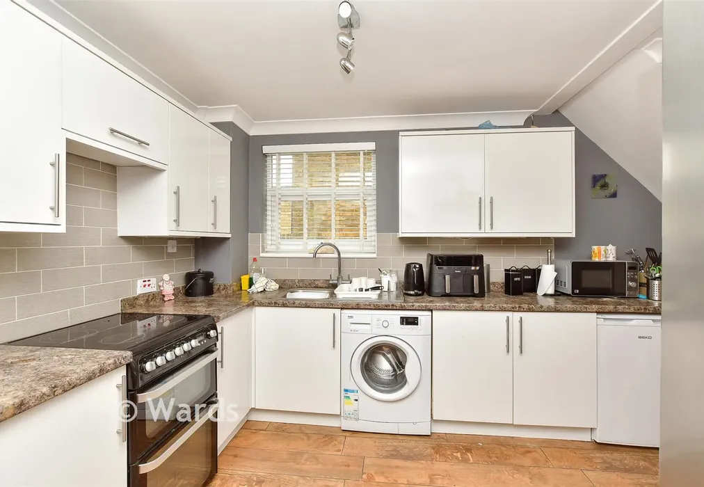 Kitchen - Dean Road, Sittingbourne, Kent - Wards of Kent