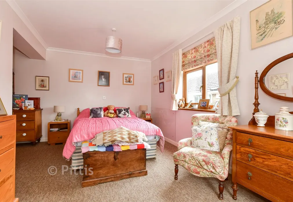 Bedroom 1 - Park Road, Brading, Sandown, Isle of Wight - Wards of Kent