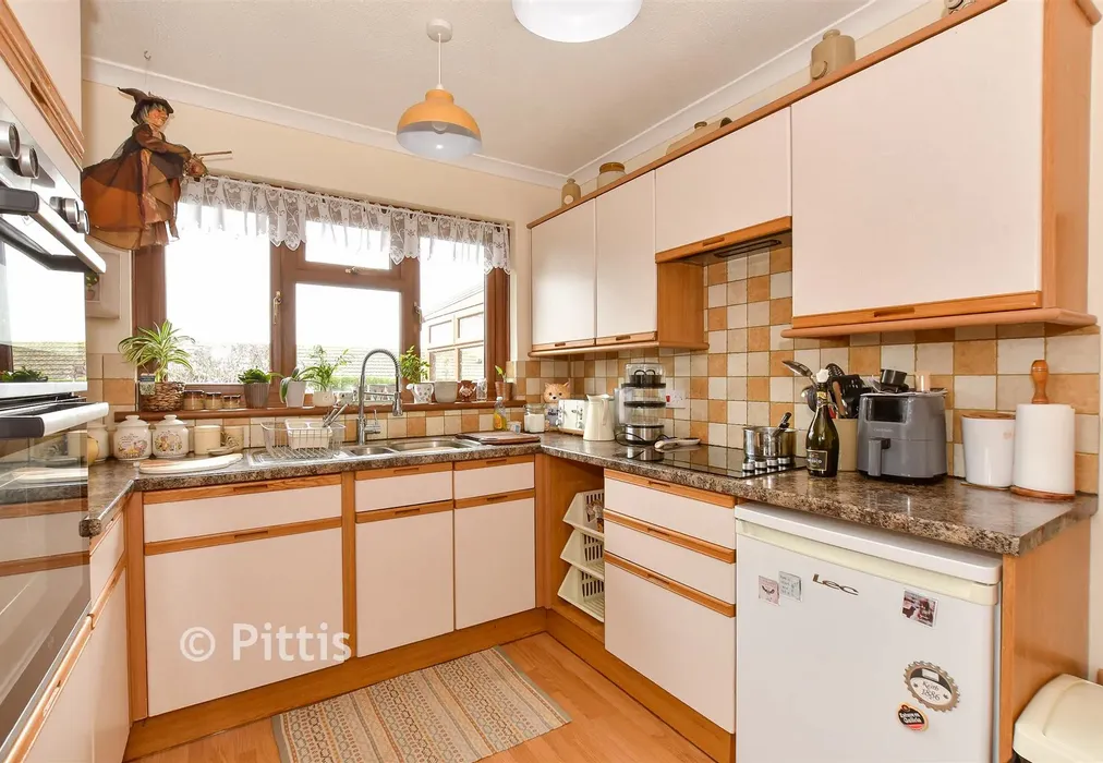 Kitchen - Park Road, Brading, Sandown, Isle of Wight - Wards of Kent
