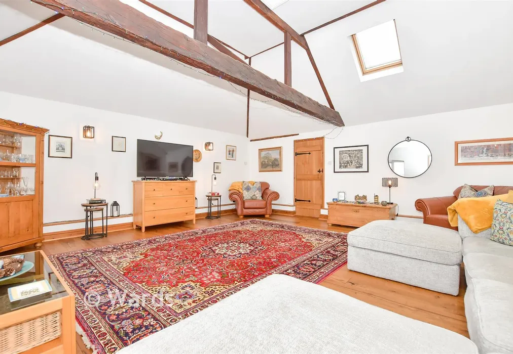 Lounge - Gibbs Hill, Nettlestead, Maidstone, Kent - Wards of Kent