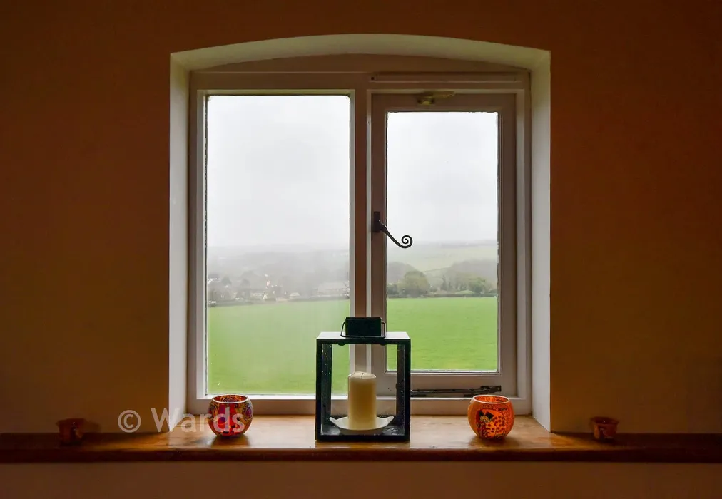 Internal Lifestyle Photograph - Gibbs Hill, Nettlestead, Maidstone, Kent - Wards of Kent