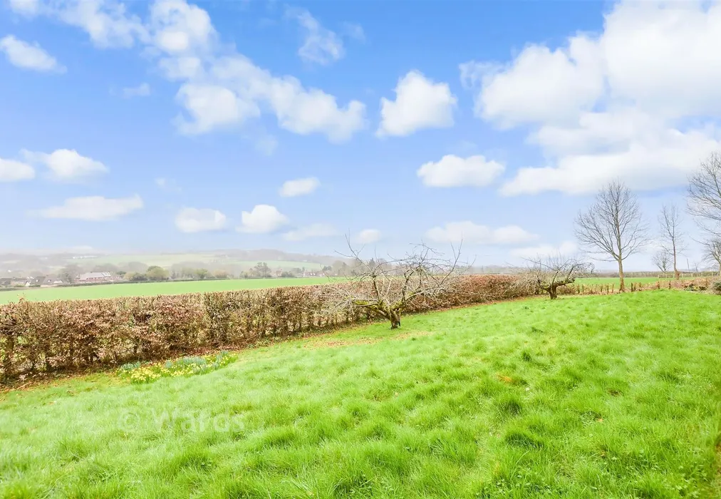 Communal Gardens - Gibbs Hill, Nettlestead, Maidstone, Kent - Wards of Kent