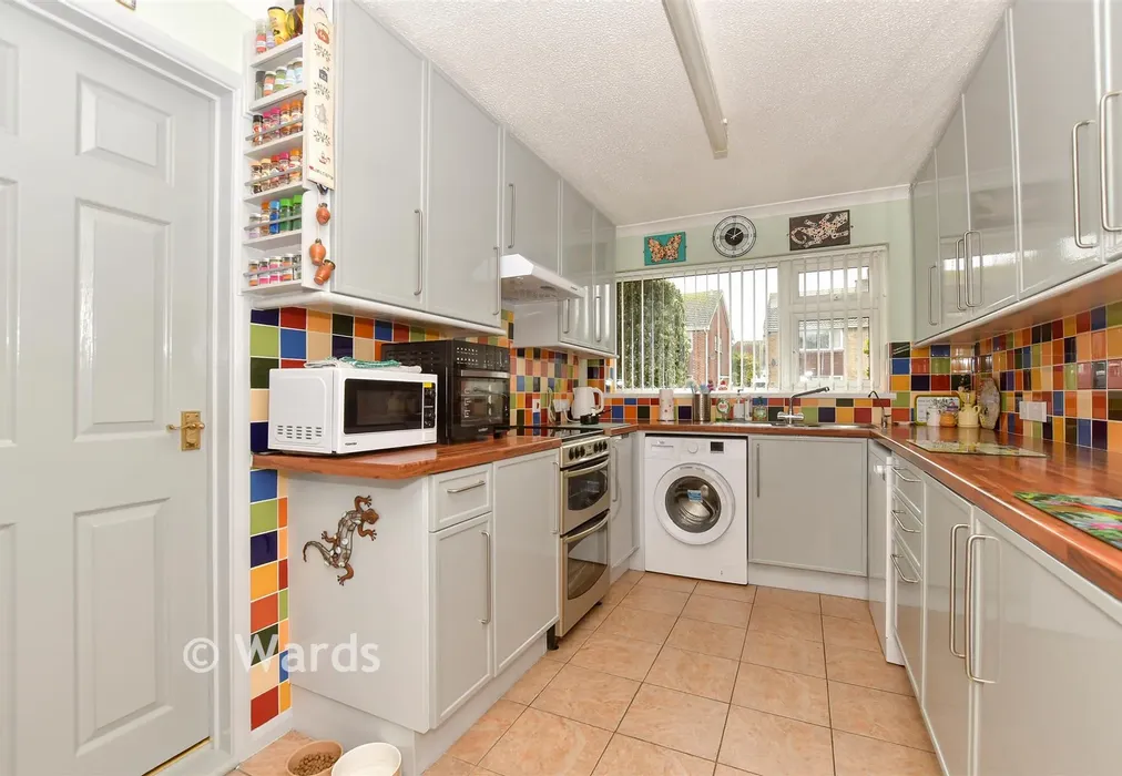 Kitchen - Charles Road, Deal, Kent - Wards of Kent