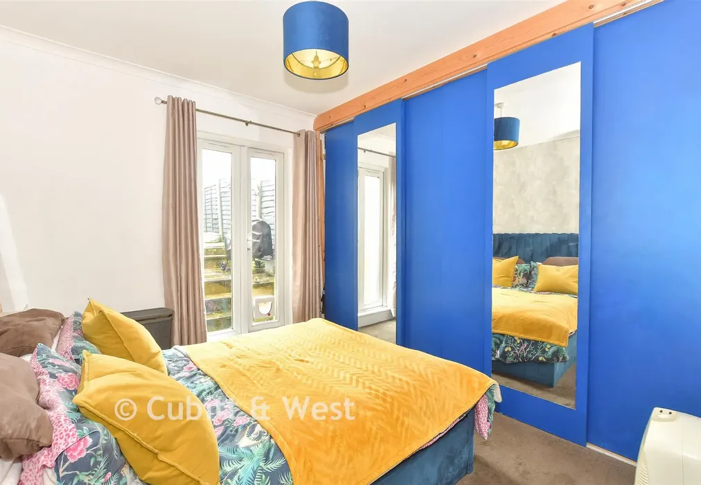 Bedroom 1 - Payne Terrace, Roedale Road, Brighton, East Sussex - Wards of Kent