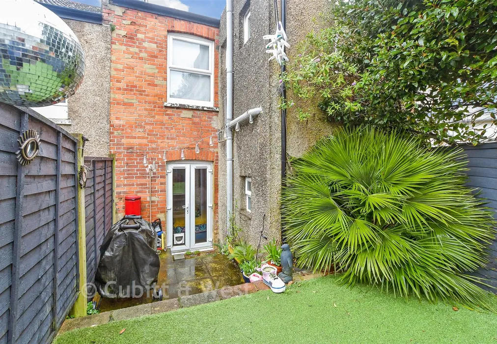 Rear Garden - Payne Terrace, Roedale Road, Brighton, East Sussex - Wards of Kent