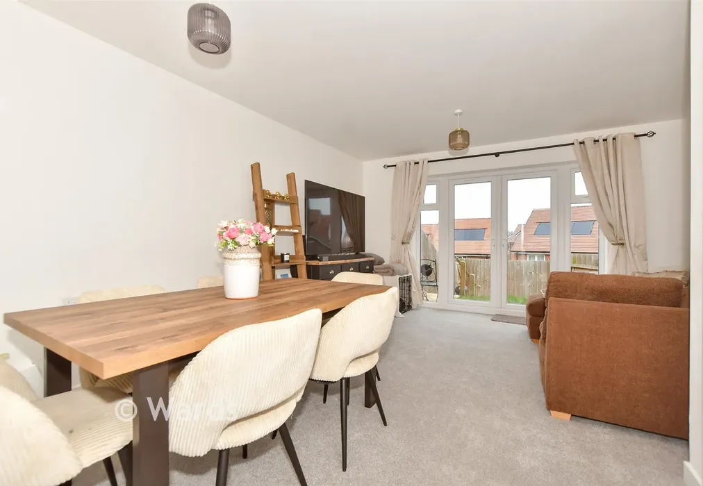 Lounge/Diner - Milne Avenue, Whitstable, Kent - Wards of Kent