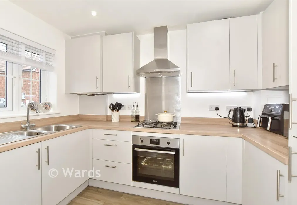 Kitchen - Milne Avenue, Whitstable, Kent - Wards of Kent