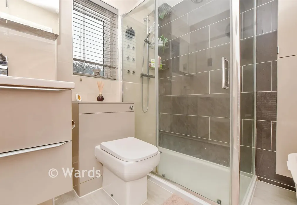 Shower Room - Bluebell Road, Kingsnorth, Ashford, Kent - Wards of Kent