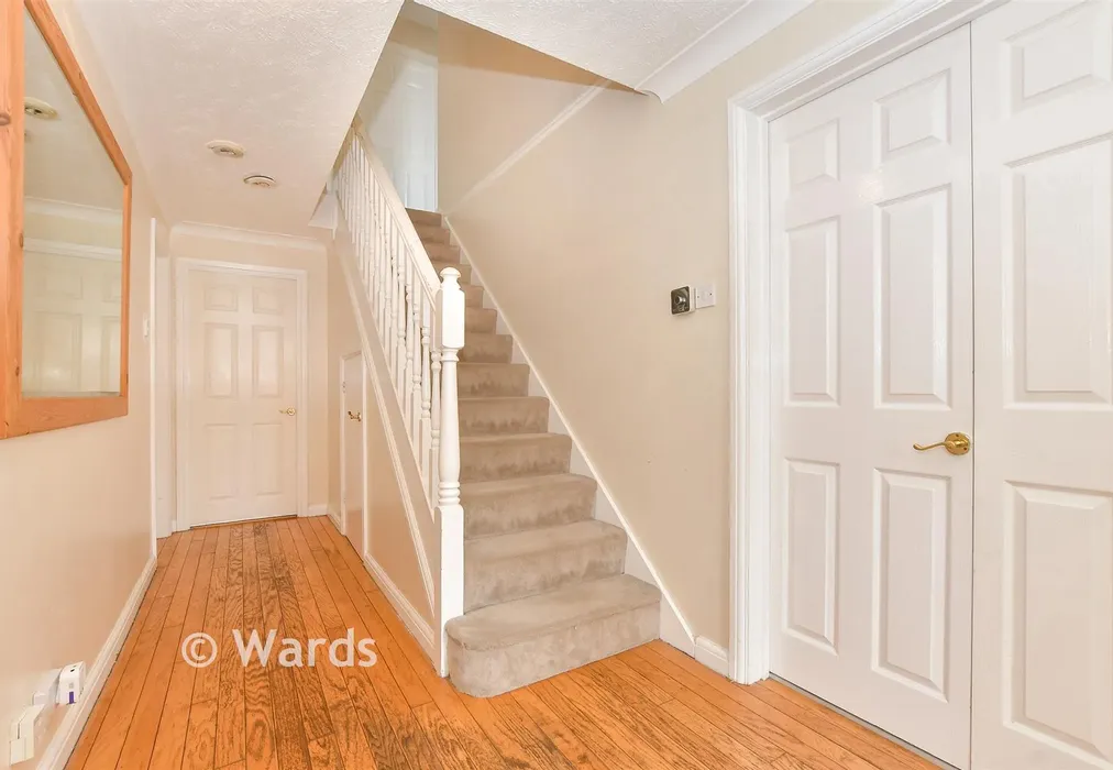 Entrance Hall - Bluebell Road, Kingsnorth, Ashford, Kent - Wards of Kent