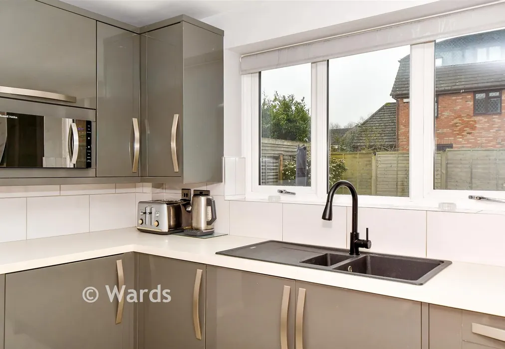 Kitchen - Bluebell Road, Kingsnorth, Ashford, Kent - Wards of Kent