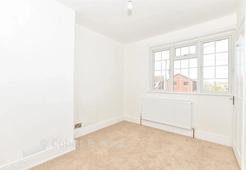 Bedroom 3 - Sea View Road, Hayling Island, Hampshire - Wards of Kent