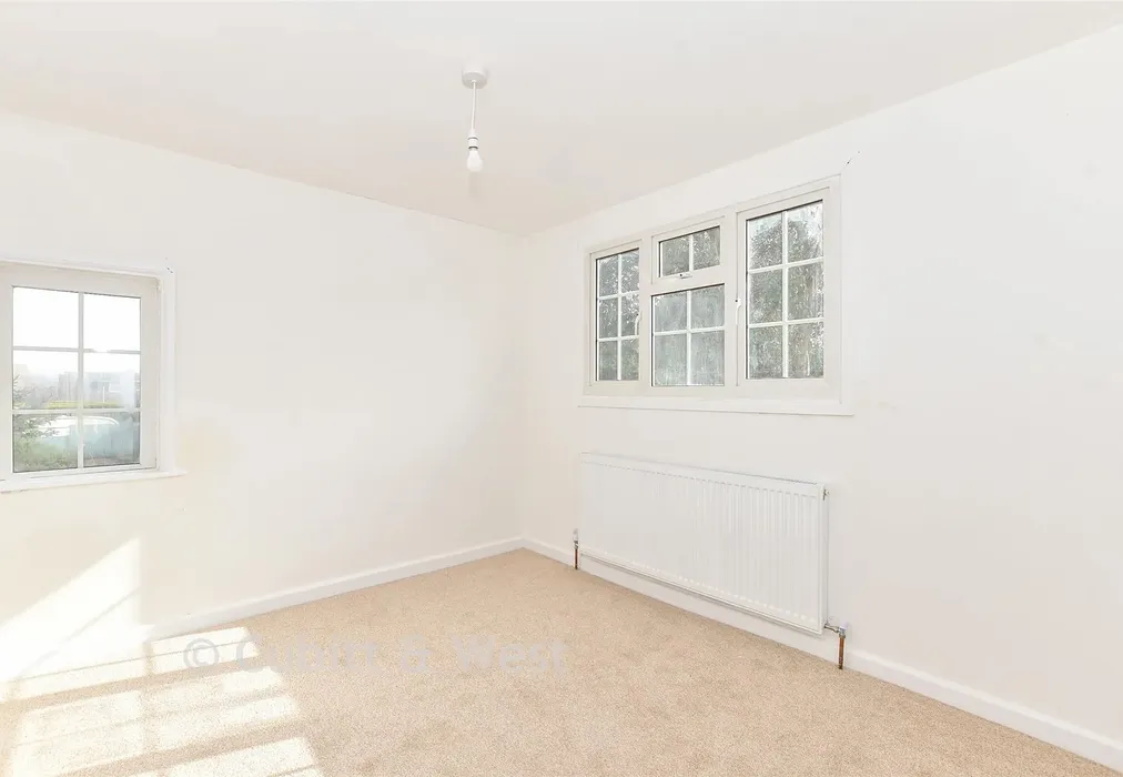 Bedroom 2 - Sea View Road, Hayling Island, Hampshire - Wards of Kent