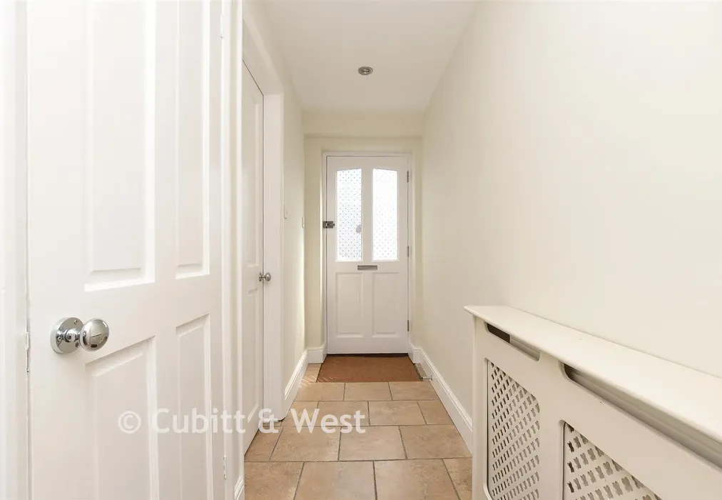 Entrance Hall - Copse Road, Meadvale, Surrey - Wards of Kent