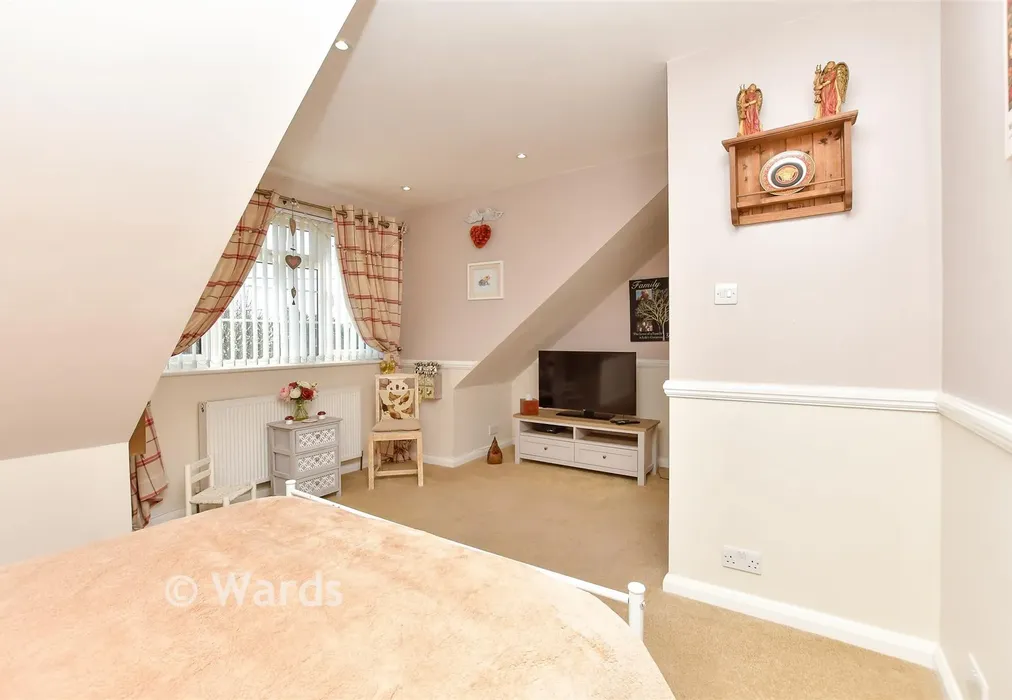 Bedroom 1 - Hever Avenue, West Kingsdown, Sevenoaks, Kent - Wards of Kent