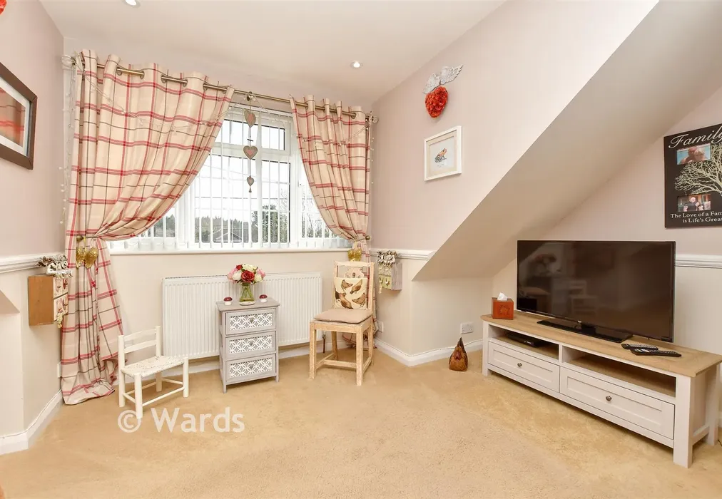 Bedroom 1 - Hever Avenue, West Kingsdown, Sevenoaks, Kent - Wards of Kent