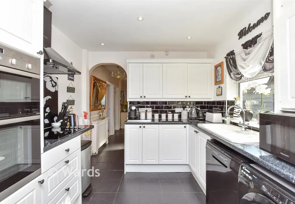 Kitchen - Hever Avenue, West Kingsdown, Sevenoaks, Kent - Wards of Kent