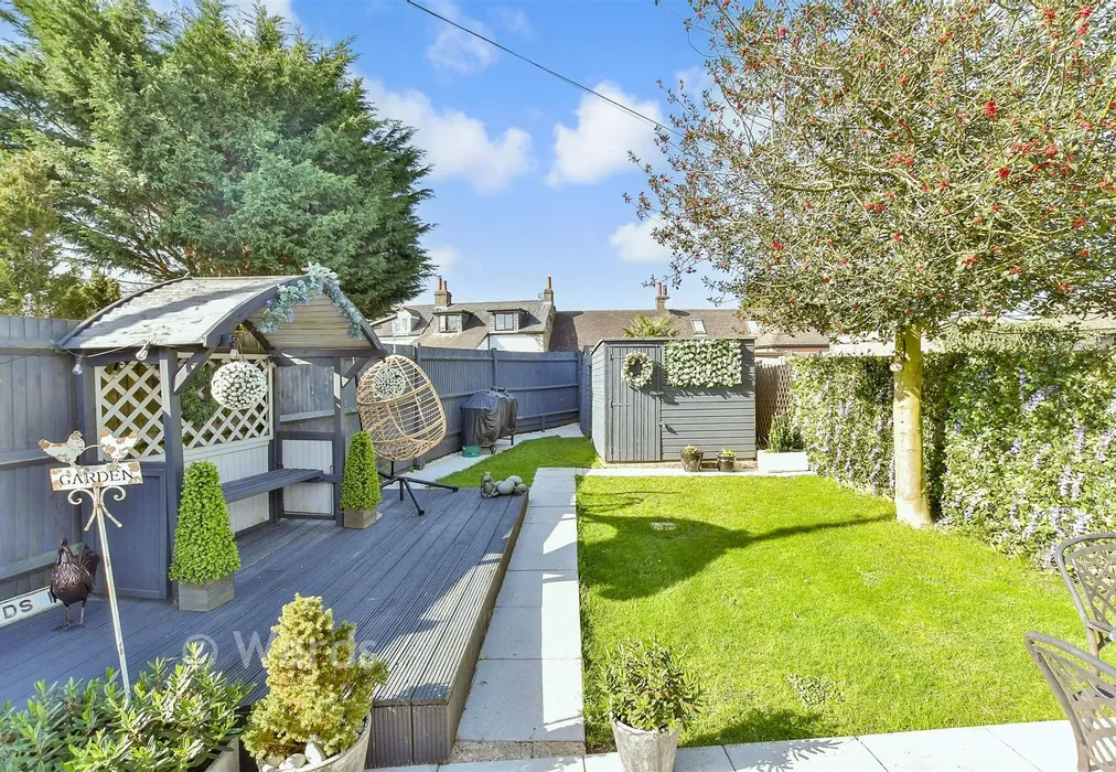 Rear Garden - Hever Avenue, West Kingsdown, Sevenoaks, Kent - Wards of Kent