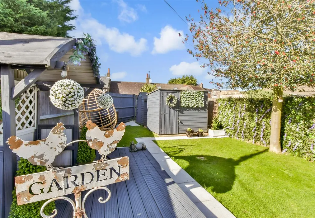 External Lifestyle Photograph - Hever Avenue, West Kingsdown, Sevenoaks, Kent - Wards of Kent