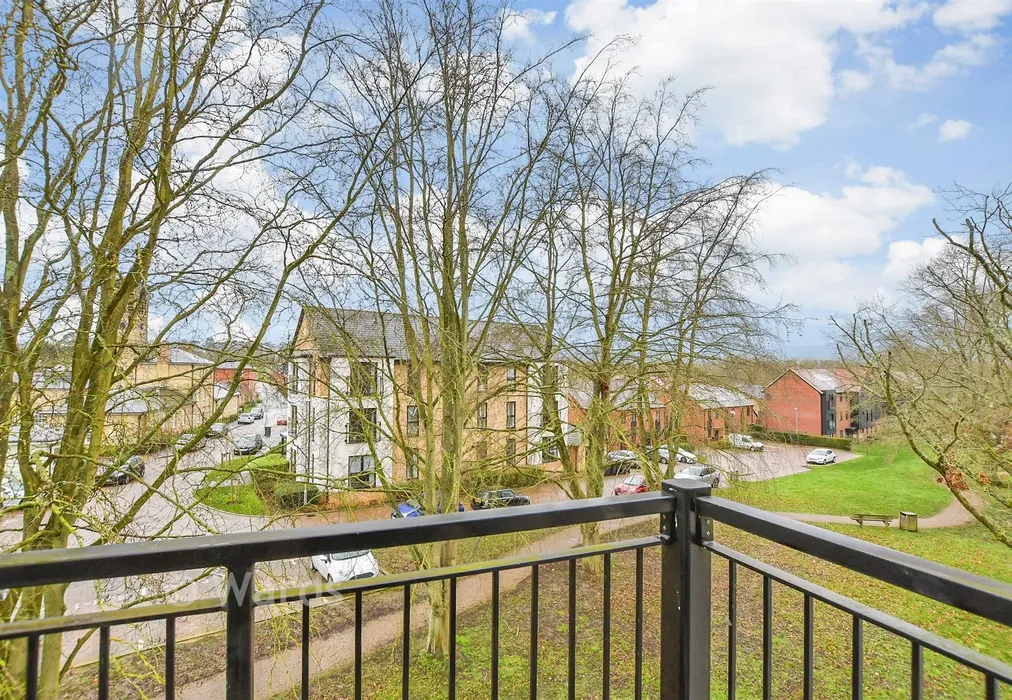 Balcony / Terrace - Wills Crescent, Leybourne, West Malling, Kent - Wards of Kent