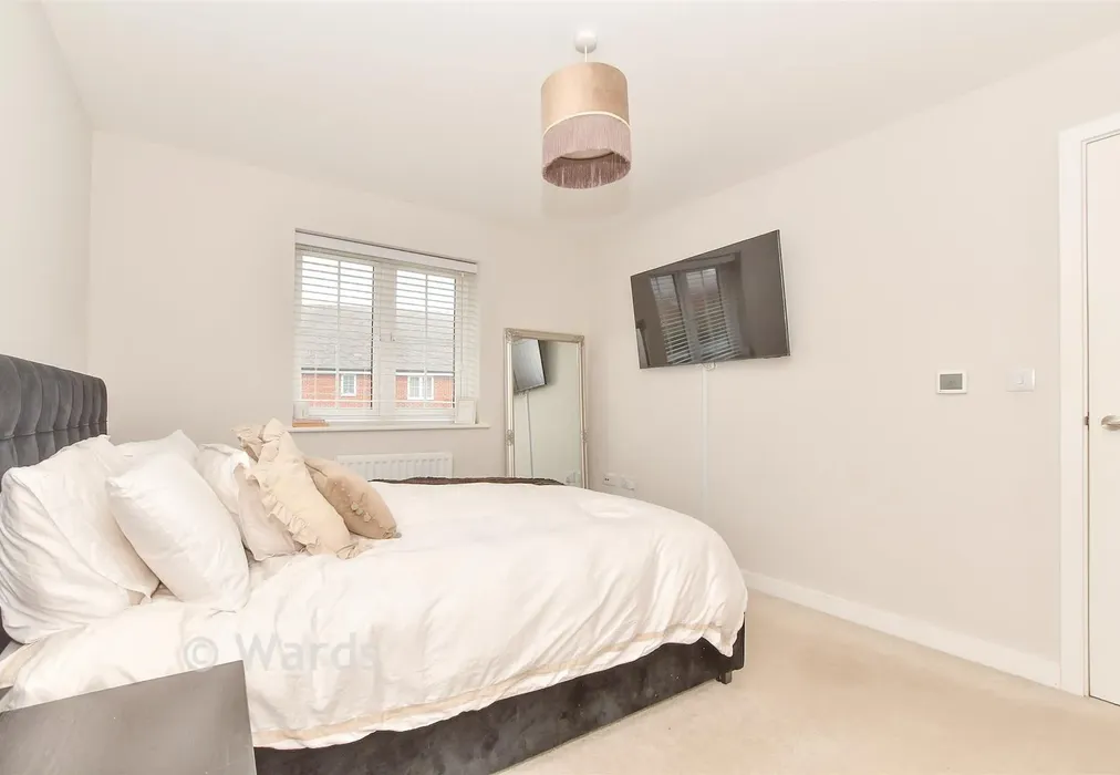 Bedroom 1 - Augustine Drive, Finberry, Ashford, Kent - Wards of Kent