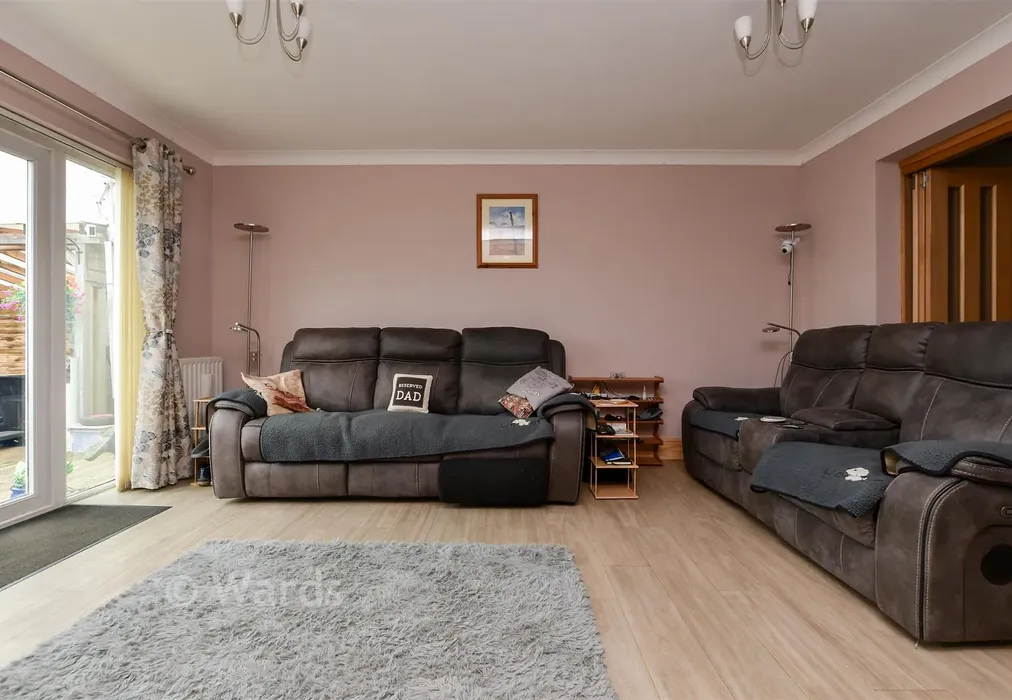Lounge - Percy Avenue, Kingsgate, Broadstairs, Kent - Wards of Kent